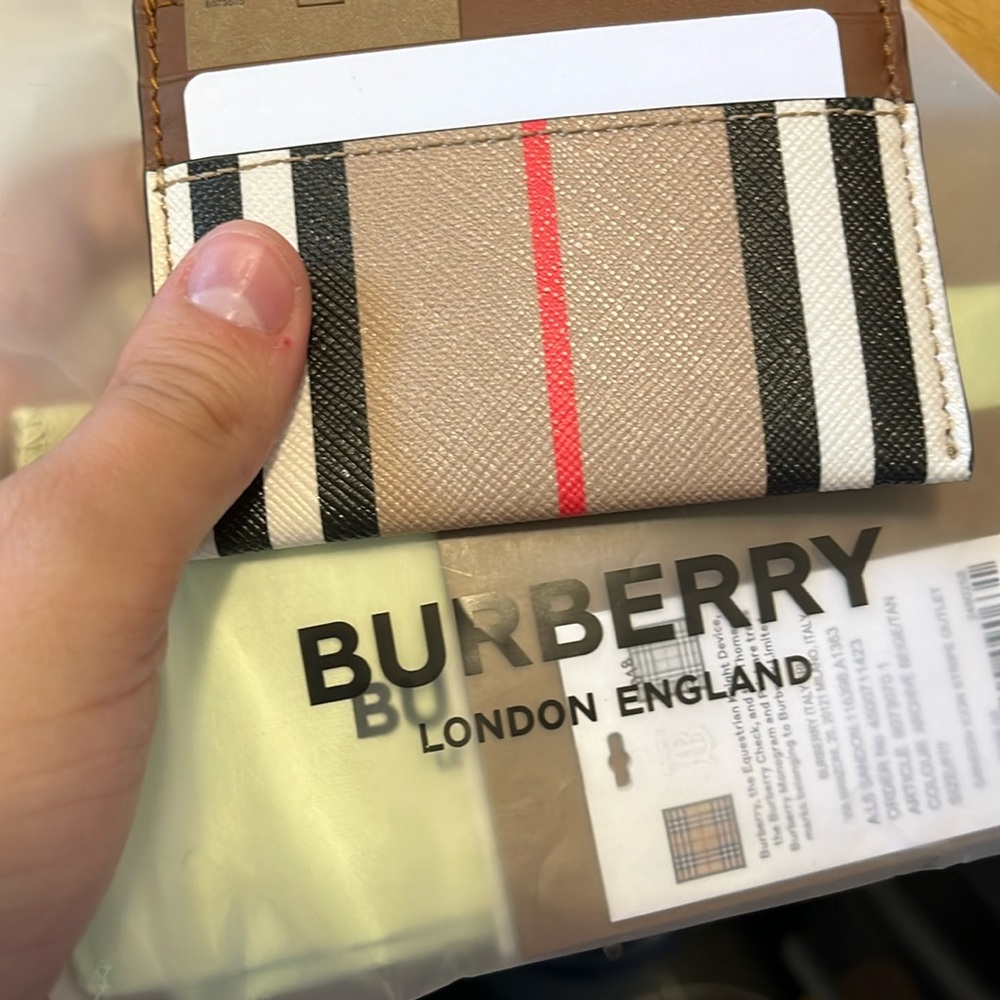 New Burberry Cardholder